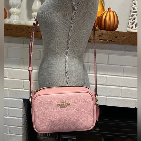 New! Coach! - Picture 2 of 16